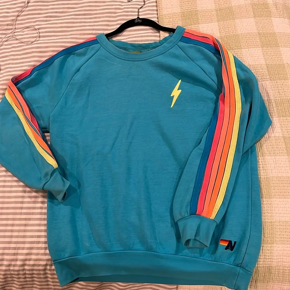 Beautiful condition lighting bolt pullover - Picture 1 of 3